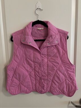 Entro Quilted Pink Sleeveless Puffer Vest - Women's Vest, Scalloped Edges